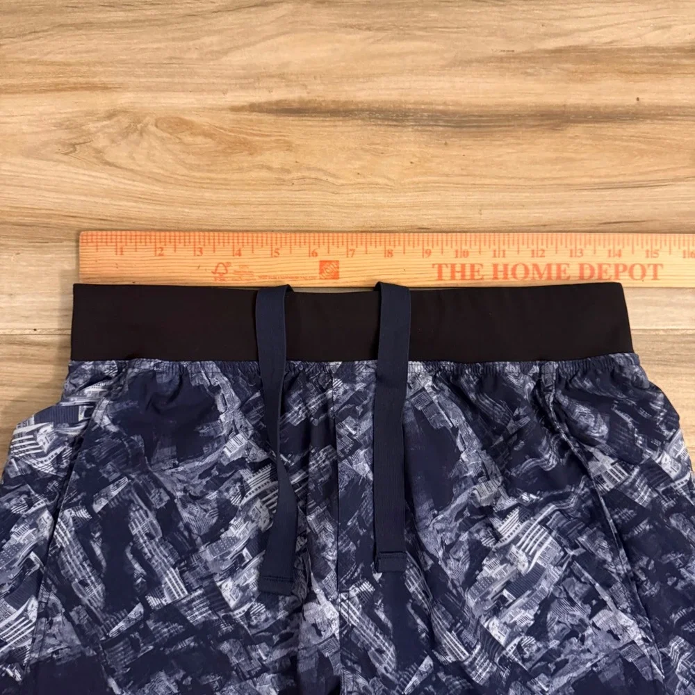 Lululemon Athletica Mens Blue Abstract Print Athletic Training Shorts Size M